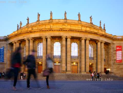 Oper Stuttgart in der Abendsonne