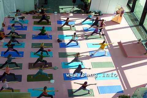 ❢ Frühlingsmessen: Yogaworld zum Mitmachen | Kulturmagazin 8ung.info