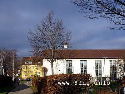 Grauer Himmel bei Sonnenschein