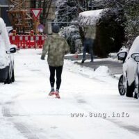 ☼ Wetter am 17.  Januar 2016 – Jogger im Neuschnee