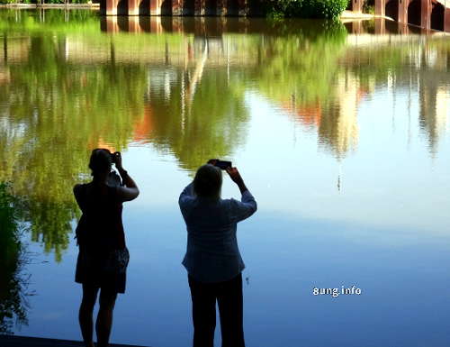 Fotografinnen am Fluss