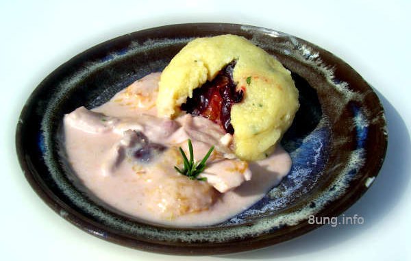 Geschnetzeltes Hähnchenbrustfilet in Pflaumensauce
