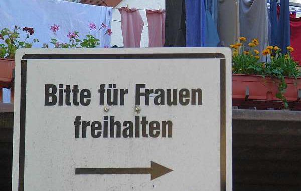 bitte für Frauen freihalten