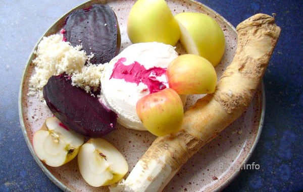 Rote Bete, Apfel, Meerrettich und Frischkäse