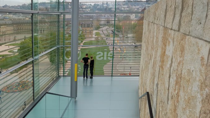 Glasfassade im Kunstmuseum Stuttgart