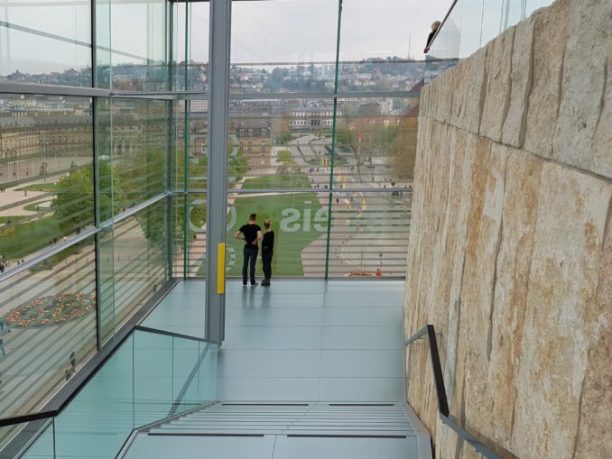 Glasfassade im Kunstmuseum Stuttgart