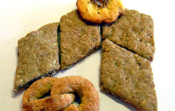 Kekse rund, eckig und als Brezel