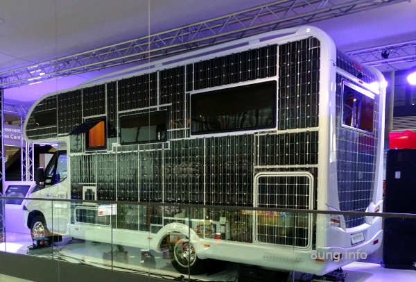 Wohnmobil, verkleidet mit Solarzellen