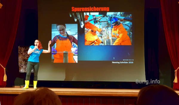 Elena Vorrath beim Science Slam in Ludwigsburg