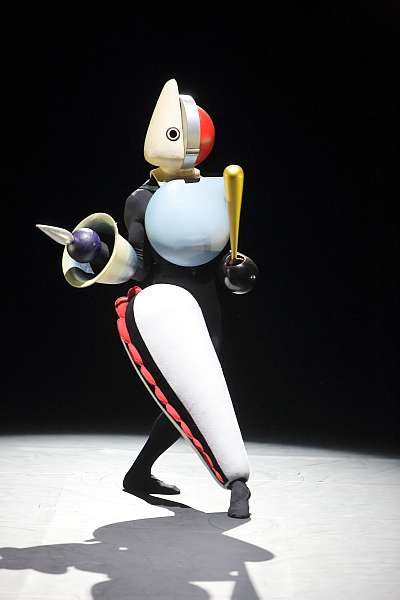 Figur aus dem Triadischen Ballett von Oskar Schlemmer