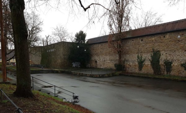 Regen vor der Bastion in Kirchheim / Teck