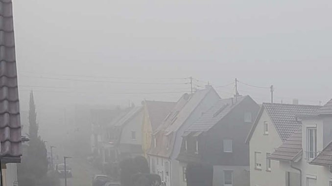 Sstrasse im Nebel