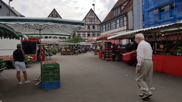 Markt in Kirchheim Teck, grau und trübe