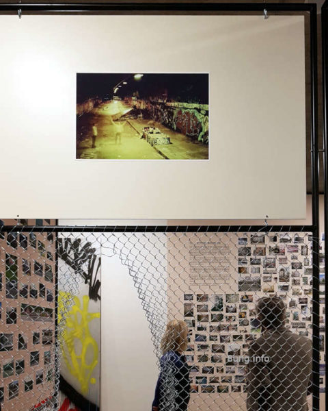 ☛ Graffiti in Stuttgart im Stadtpalais | Kulturmagazin 8ung.info Graffiti im Stadtpalais - Ausstellung mit Maschendraht