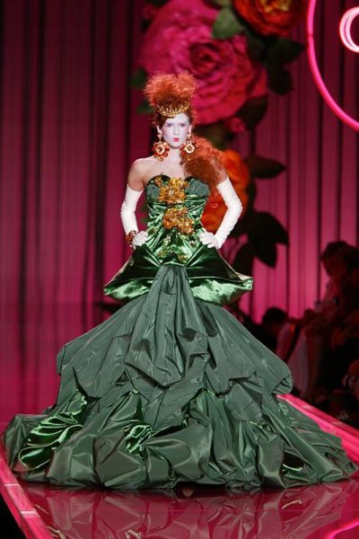 Fashion Live-Tour – Robe ,Christian Dior by John Fashion - Galliano © Photo Guy Marineau