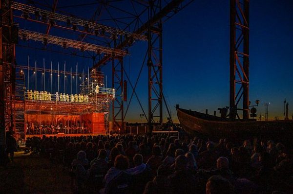 "Der Fliegende Holländer" - Klaipėda State Music Theatre Litauen, Chor und Orchester