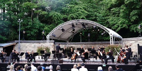 ♫ Staatsorchester Stuttgart: 7 Sinfoniekonzerte – 7 Kammerkonzerte | Kulturmagazin 8ung.info Mozart auf dem Killesberg (c) Staatsorchester Stuttgart