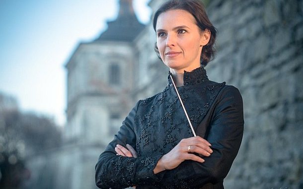 Dirigentin Oksana Lyniv (c) Bayreuther Festspiele/Oleh Pavliuchenkov
