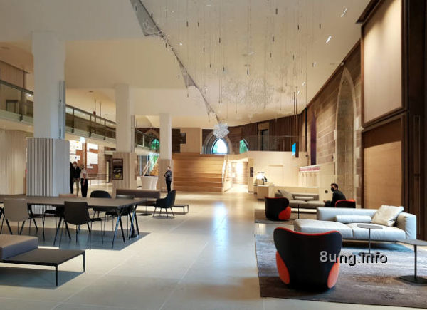 ☛ Neu! Dürnitz im Landesmuseum Württemberg: 1.000 m2 Wohnzimmer | Kulturmagazin 8ung.info Dürnitz im Landesmuseum Württemberg: Blick in den Raum