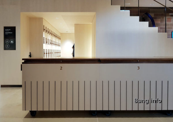 ☛ Neu! Dürnitz im Landesmuseum Württemberg: 1.000 m2 Wohnzimmer | Kulturmagazin 8ung.info Dürnitz im Landesmuseum Württemberg: Schließbächer für Schulklassen