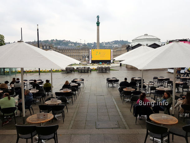 Trickfilmfestival 2022: Riesenleinwand auf dem Stuttgarter Schlossplatz