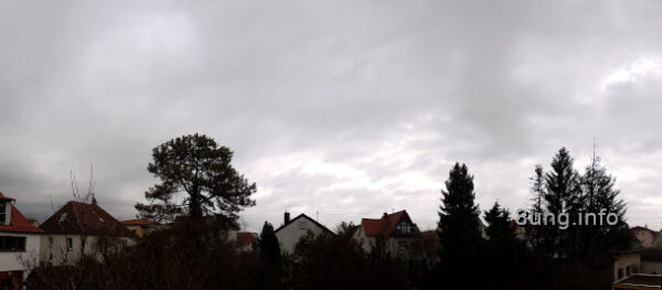 wetter im März, dunkle Wolken bringen Regen