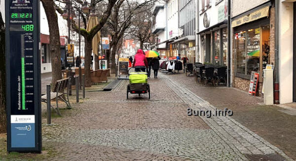 Fußgängerzone mit Radfahrer