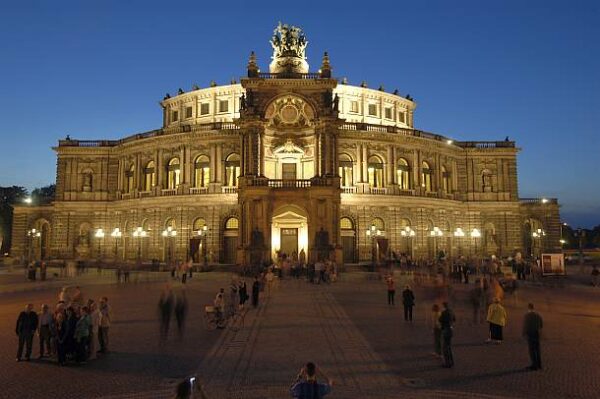 (c) Semperoper Dresden