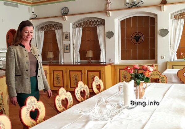Eva schwecke im Hotel Hirsch