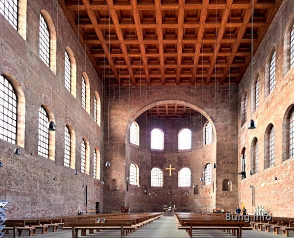 ☛ Untergang des Römischen Reiches – was bleibt in der Gegenwart bis heute? | Kulturmagazin 8ung.info Trier, Landesmuseum, Ausstellung "Untergang des Römischen Reiches", Konstantin-Basilika heute