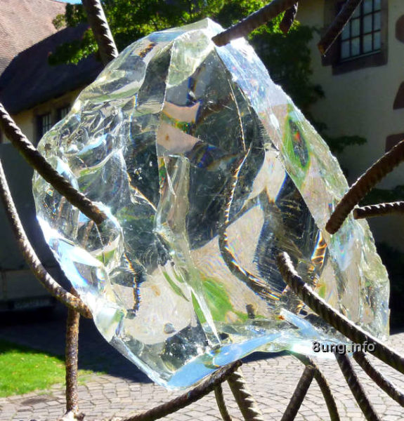Fantasiegeschichte im Umhang - Glaskristall
