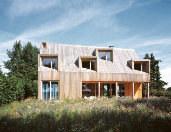 101 Traumhäuser: Vollkommen aus Holz gebautes Haus, selbst das Dach 