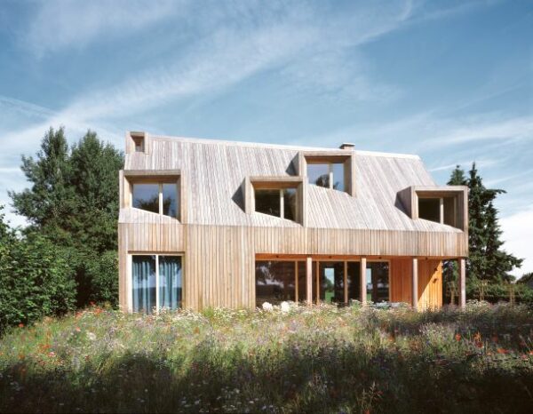101 Traumhäuser: Vollkommen aus Holz gebautes Haus, selbst das Dach