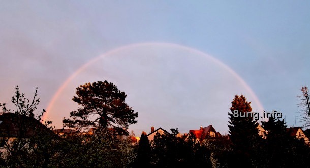 Wetterprognose April 2023: regenbogen nach einem kräftigen Regenschauer