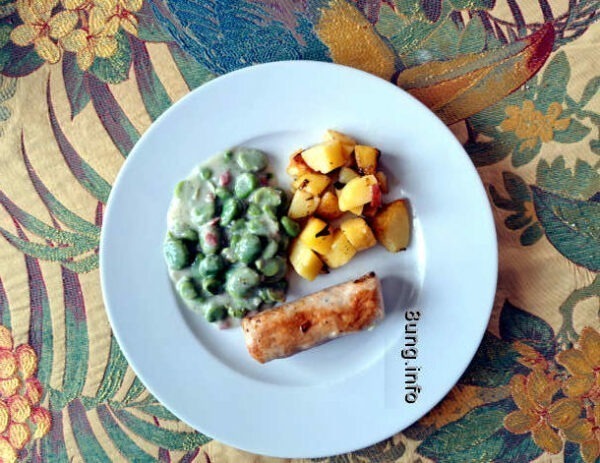 ✿ Garten im Juni: 1. Dicke Bohnen – reif fürs Mittagessen | Kulturmagazin 8ung.info Tellergericht: Saubohnen mit Speckwürfeln in Spargelsauce, Bratkartoffeln, "Nackerte"