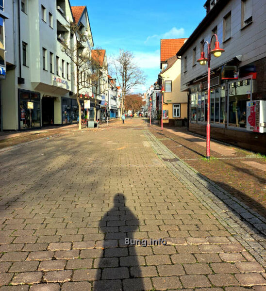 leere Fußgängerzone am Neujahrstag