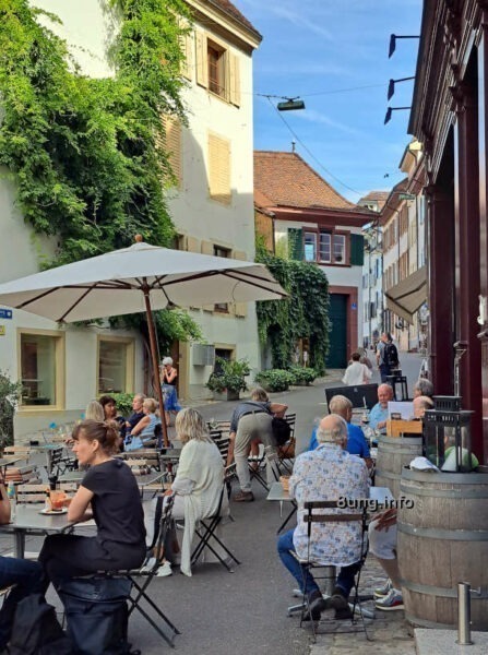 Basel: Kulinarische Highlights zwischen Tradition und Moderne, gemütliches Café