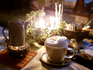 3. Advent mit einem Latte Macchiato bei Kerzenschein