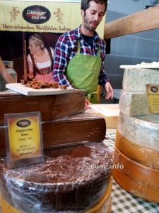 Wo gibt es braunen Käse?