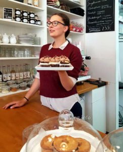 Krümelfee mit ihren Cupcakes